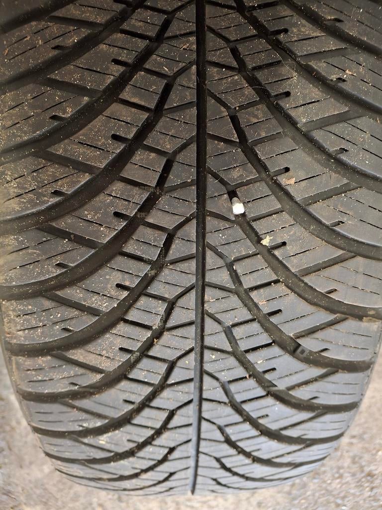 2x Yokohama 255/45r20 105W, Auto-onderdelen, Banden en Velgen, Ophalen, Gebruikt, 255 mm, All Season