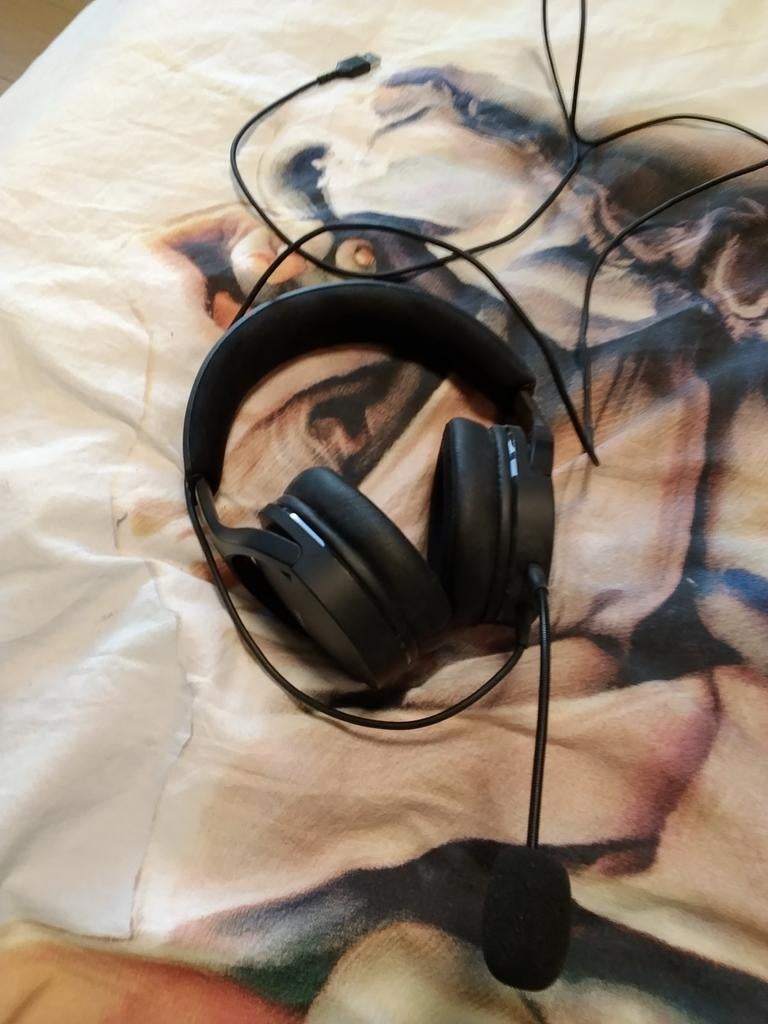 Game headset, Computers en Software, Headsets, Ophalen, In-ear, Gxtrust, Zo goed als nieuw