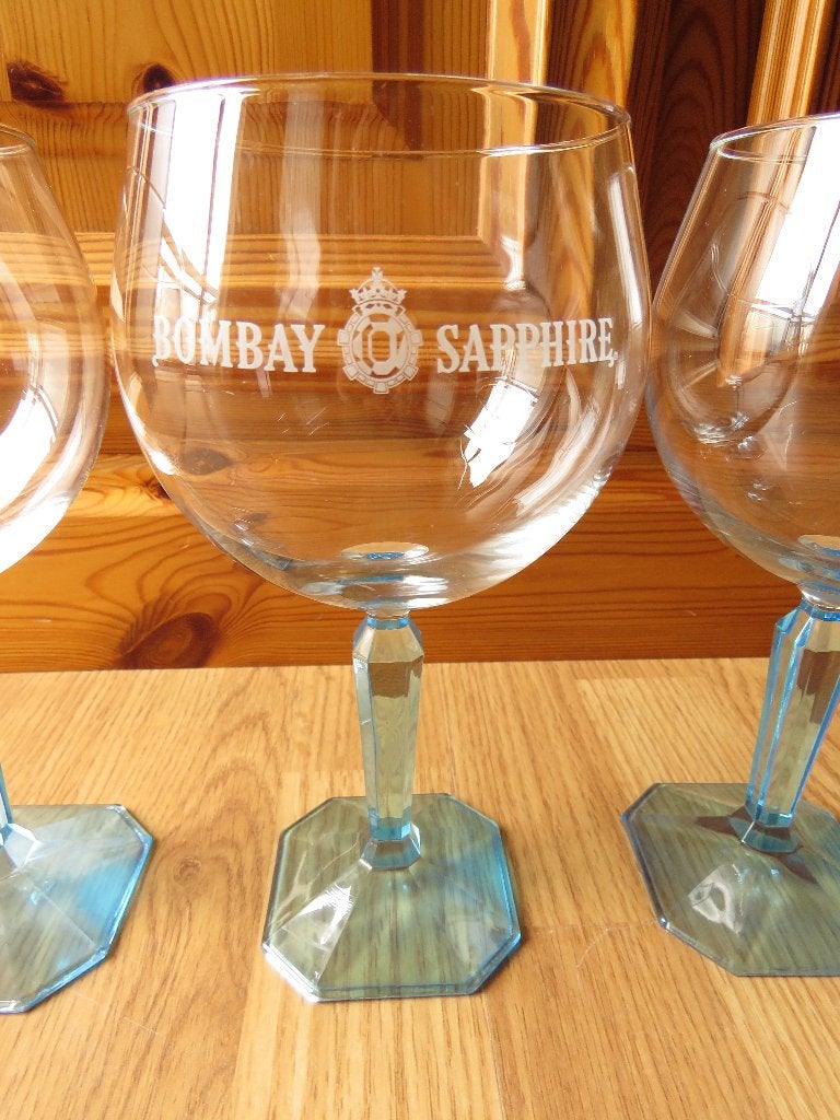 3 verre ballon Bombay Sapphire avec pied bleu, Collections, Verres & Petits Verres, Enlèvement ou Envoi, Comme neuf, Autres types