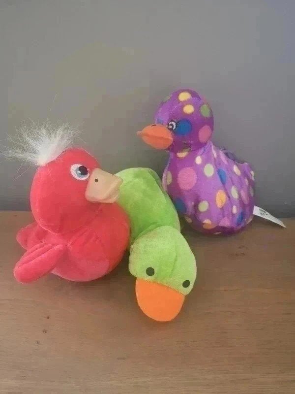 Set knuffel eendjes, Enfants & Bébés, Jouets | Peluches, Enlèvement ou Envoi, Overige karakters, Autres marques, Comme neuf