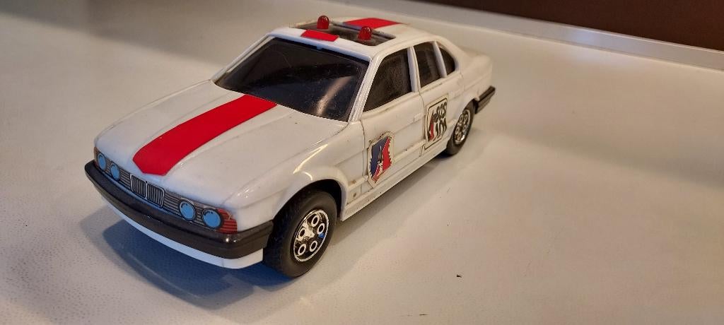 oude speelgoedauto BMW Rijkswacht, nu 15 euro, Envoi