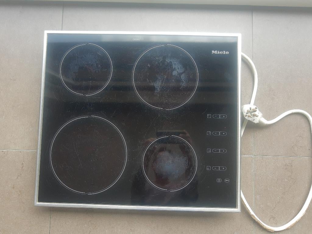 vitrokeramische kookplaat Miele, 4 zones de cuisson, Enlèvement, Utilisé, Encastré