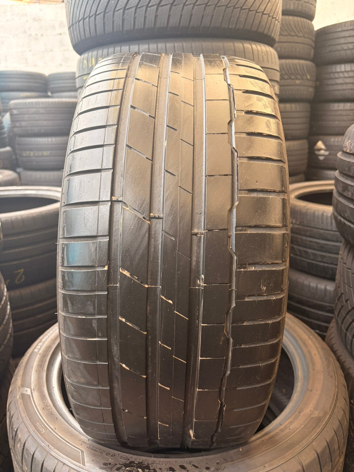 255 40r19 Hankook avec montage et équilibrage, Autos : Pièces & Accessoires, Enlèvement, Utilisé