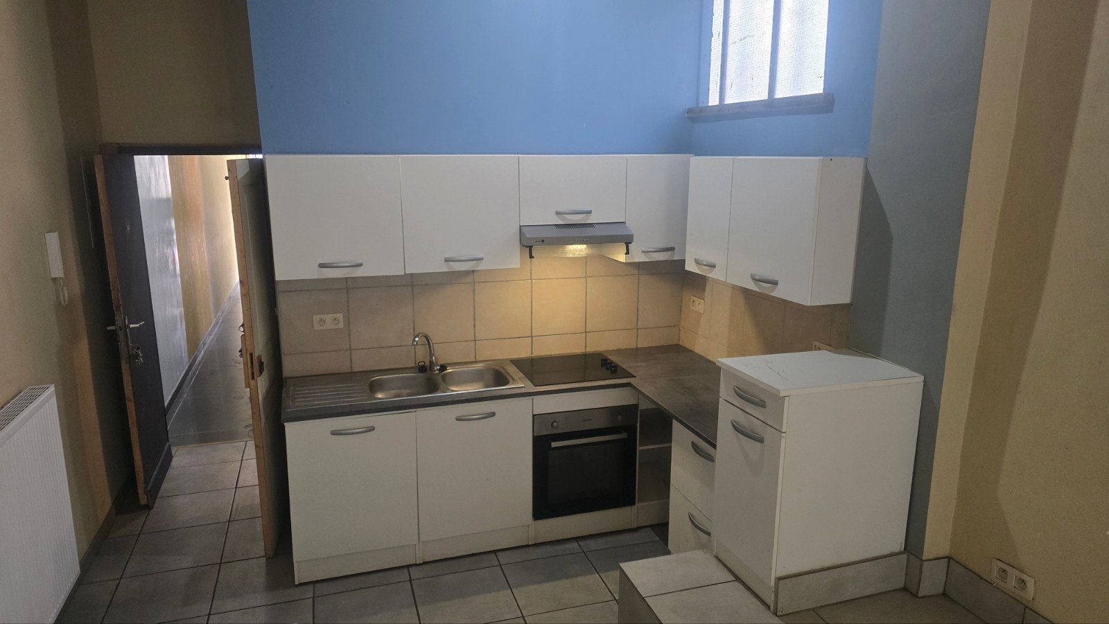Studio à louer à Charleroi Centre. Près de Rive Gauche/Gare, 35 à 50 m², Charleroi