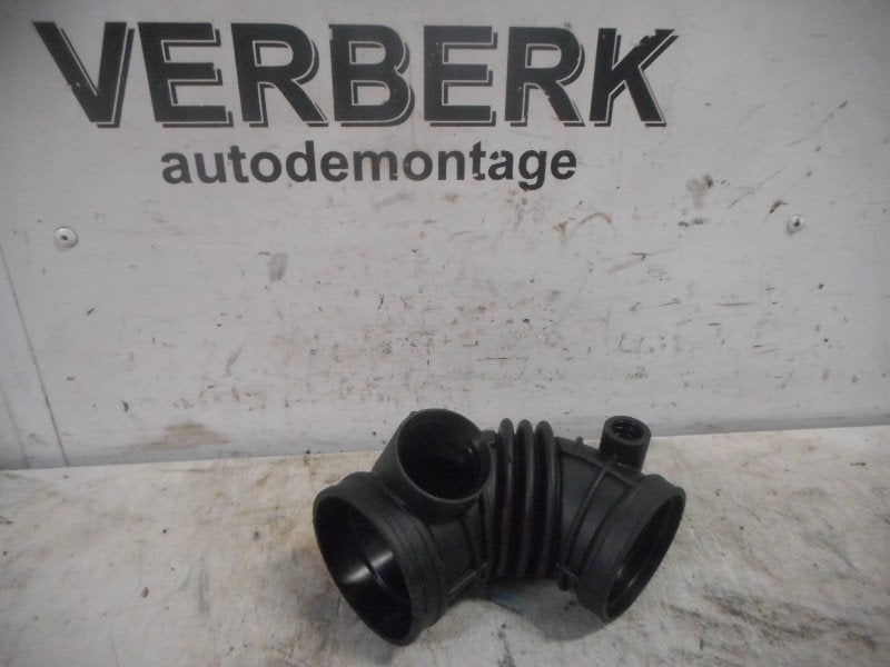 LUCHTAANZUIGSLANG BMW 5 serie (E39) (13.541703720), Gebruikt, BMW, Petuelring 130
80809  München, DE, Bayerische Motoren Werke AG