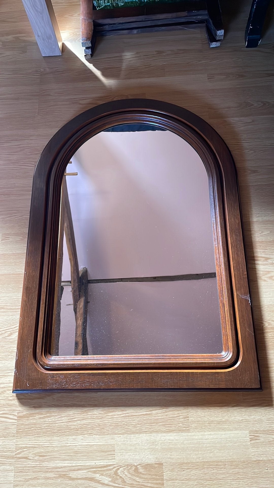 Miroir incurvé, Enlèvement