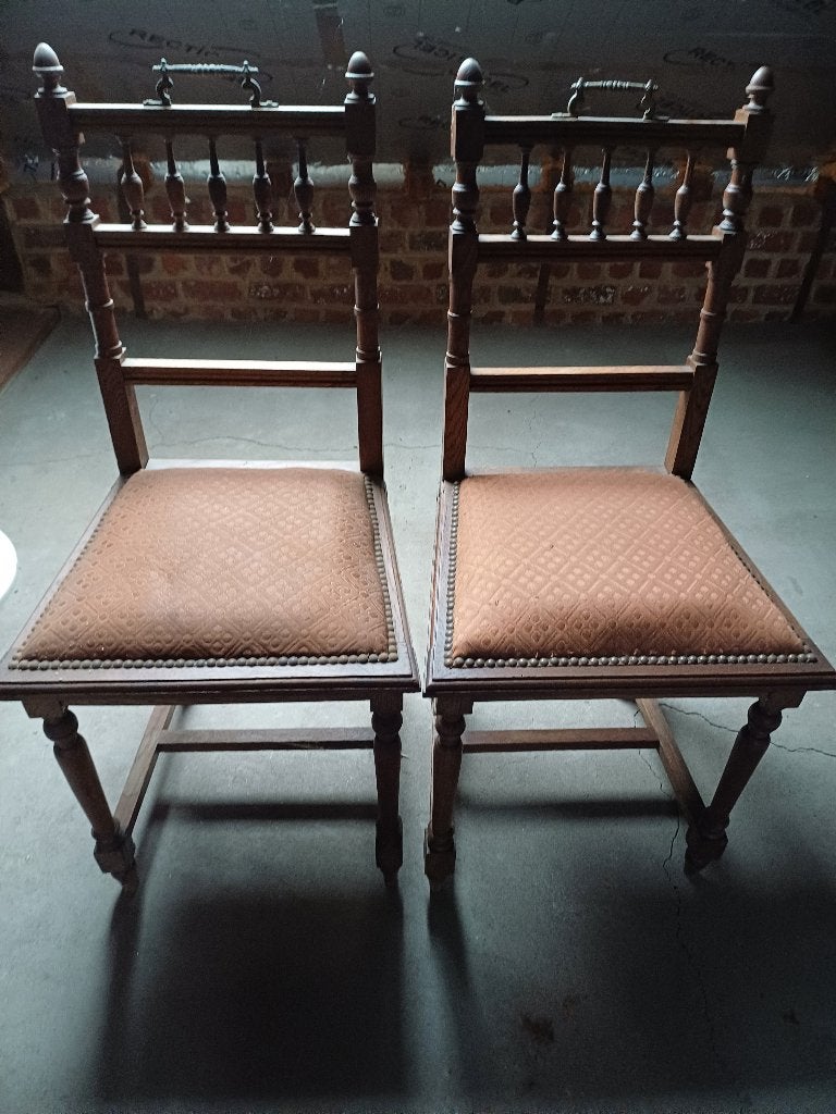 Anciennes chaises de salle à manger (non restaurées), Enlèvement
