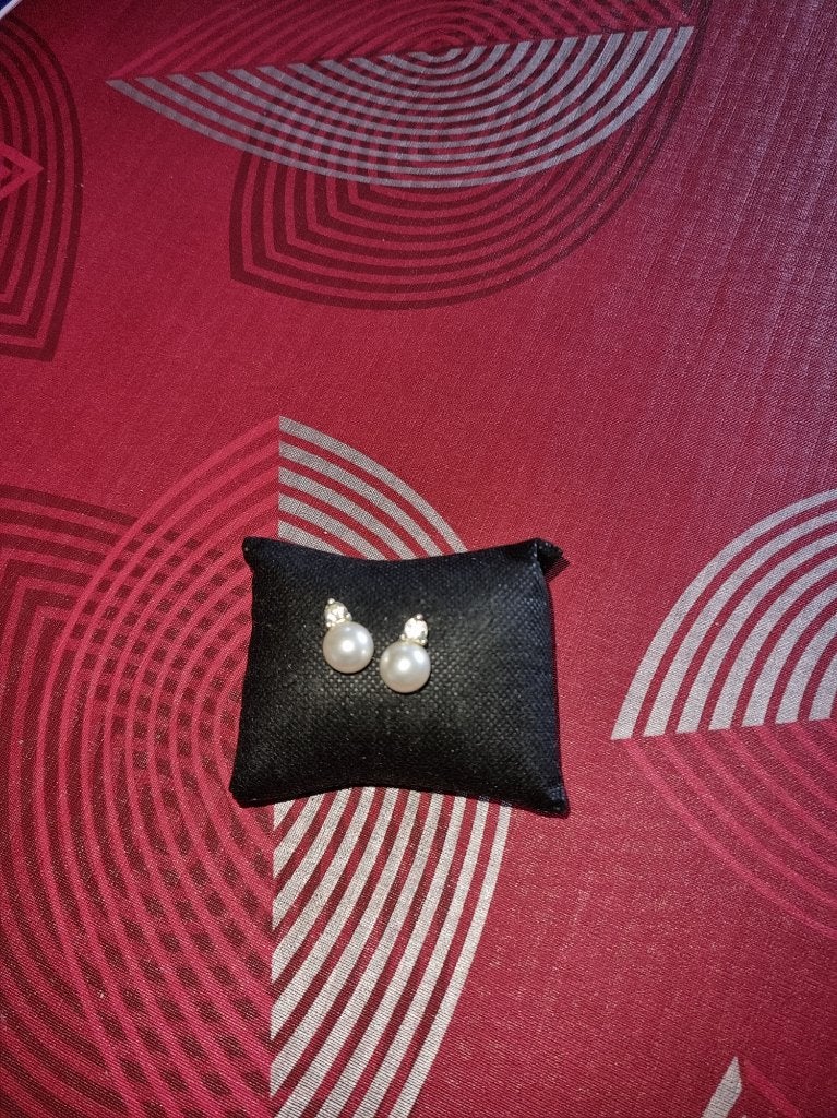 nr 7 oorbellen, Handtassen en Accessoires, Oorbellen, Wit, Nieuw, Ophalen of Verzenden, Knopjes of Stekers