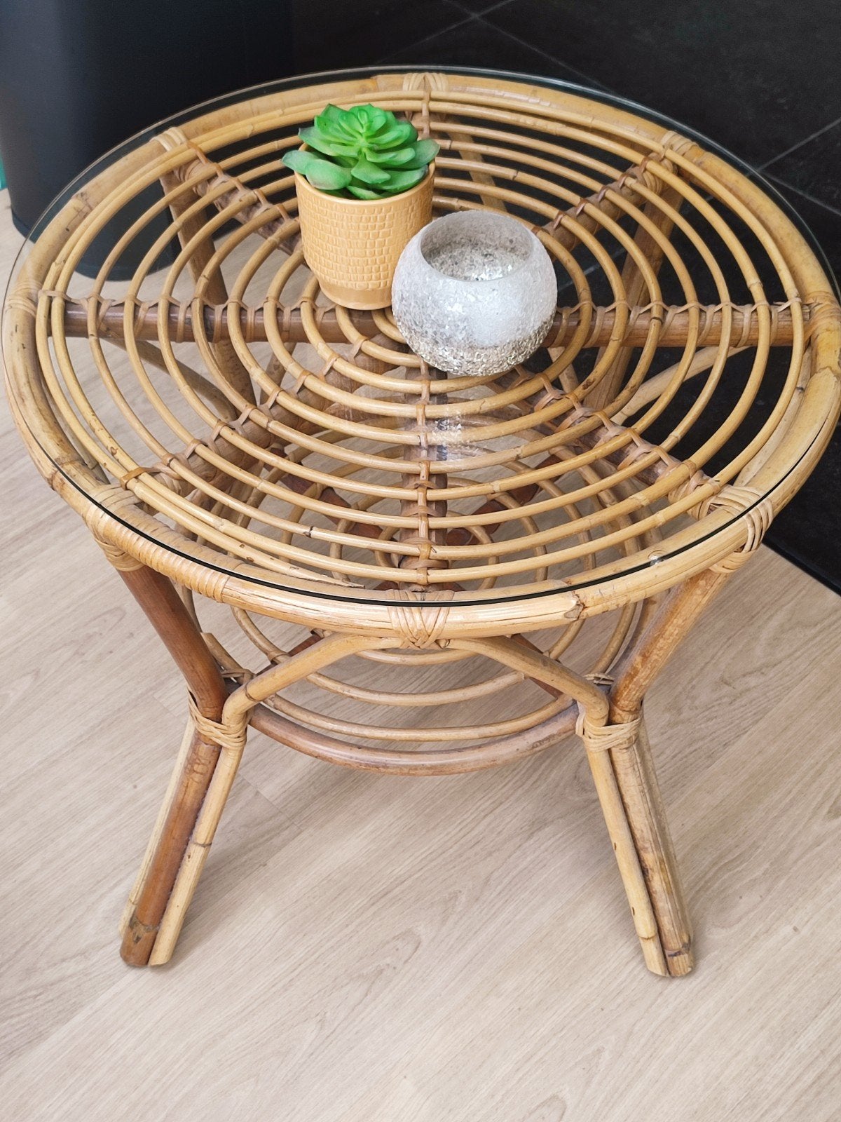 Rotan salontafel boho rieten bijzettafel, Huis en Inrichting, Ophalen, Glas