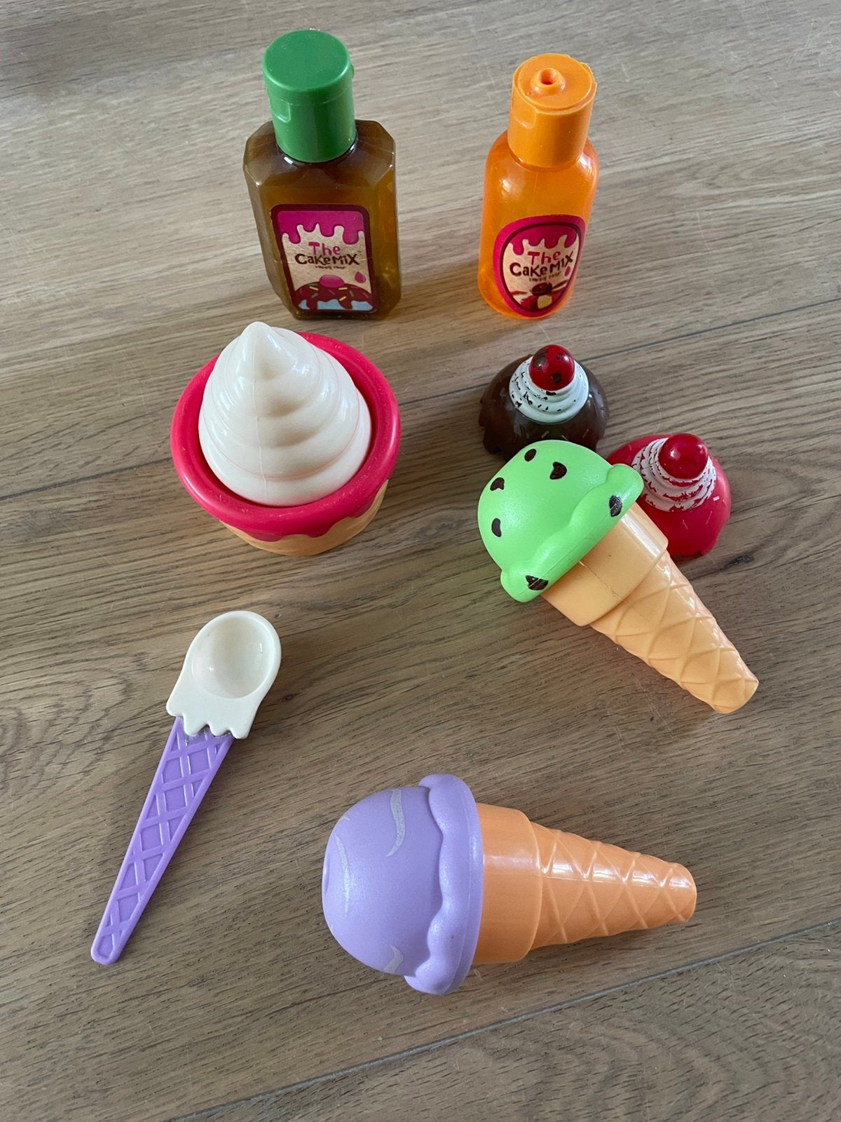 Ijsjes set voor speelgoedkeuken, Ophalen, Zo goed als nieuw, Kunststof