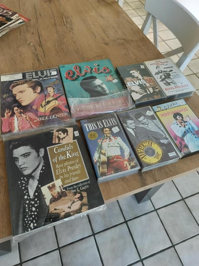 Elvis Presley 4 boeken e5 video's, Enlèvement ou Envoi