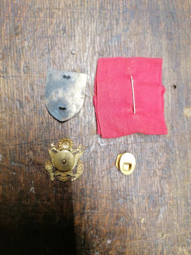 Lot pucelle insigne militaire WW2, Envoi, Autres, Ruban, Médaille ou Ailes
