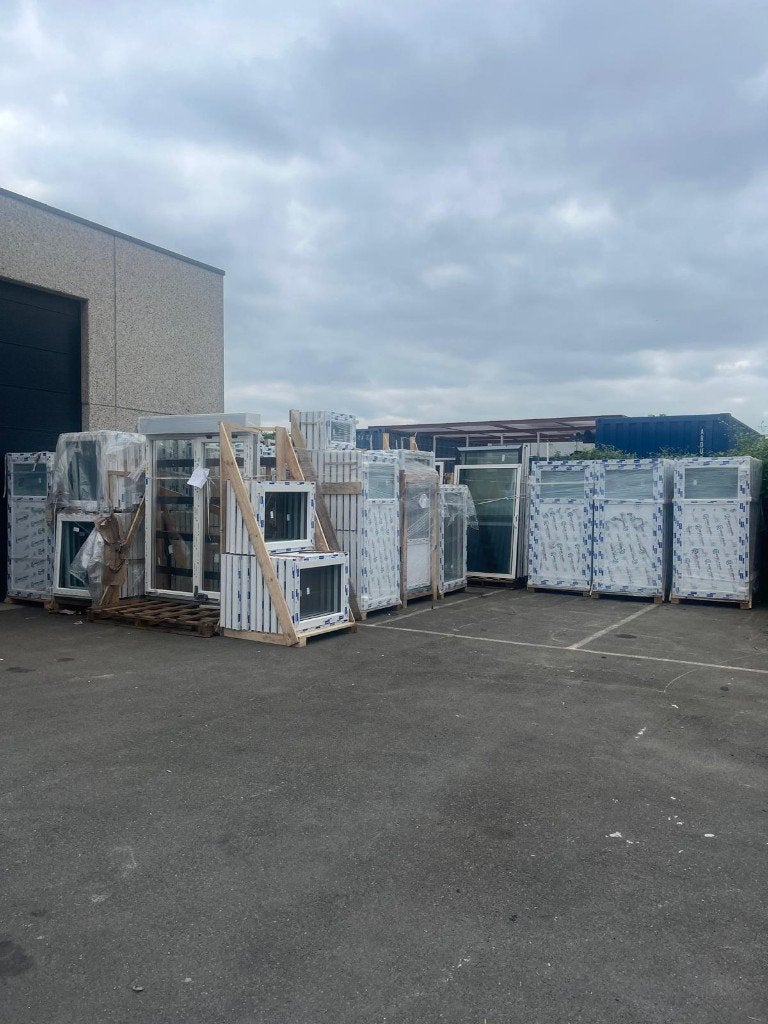 Uitzonderlijke bevoorrading van PVC-kozijnen en -deuren, Doe-het-zelf en Bouw, Ophalen, Nieuw