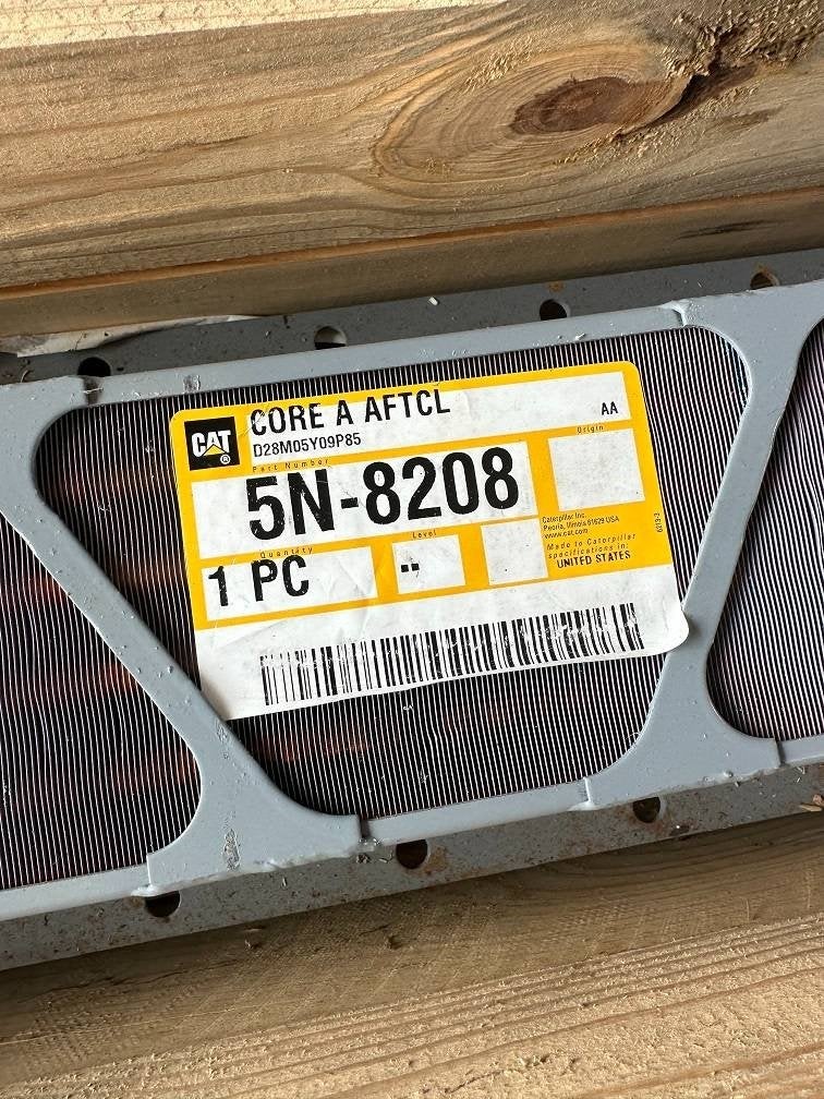Cat 5N8208 5N-8208 core a after cooler, Utilisé