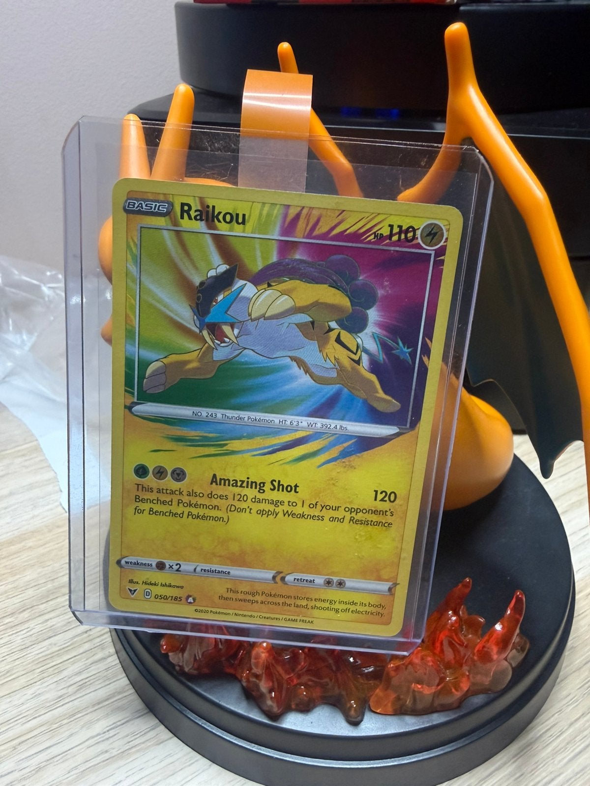 Pokémon Raikou Amazing Rare 050/185 – Vivid Voltage, Ophalen of Verzenden