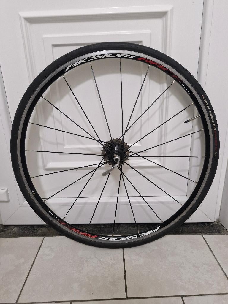 MAVIC AKSIUM RACE RACEFIETS ACHTERWIEL, Ophalen, Wiel