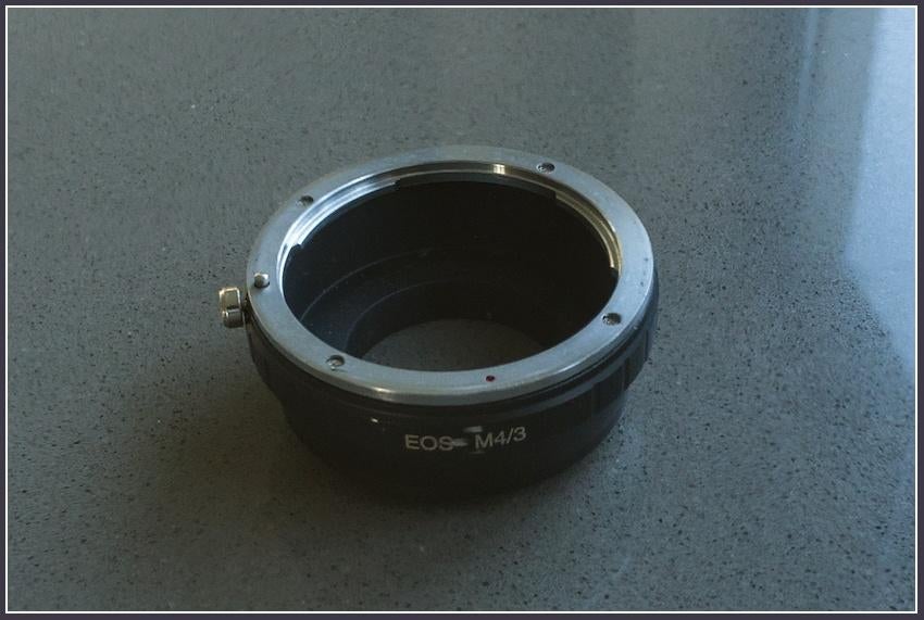 Adapter EOS - M4/3, Ophalen of Verzenden, Zo goed als nieuw, Accessoires