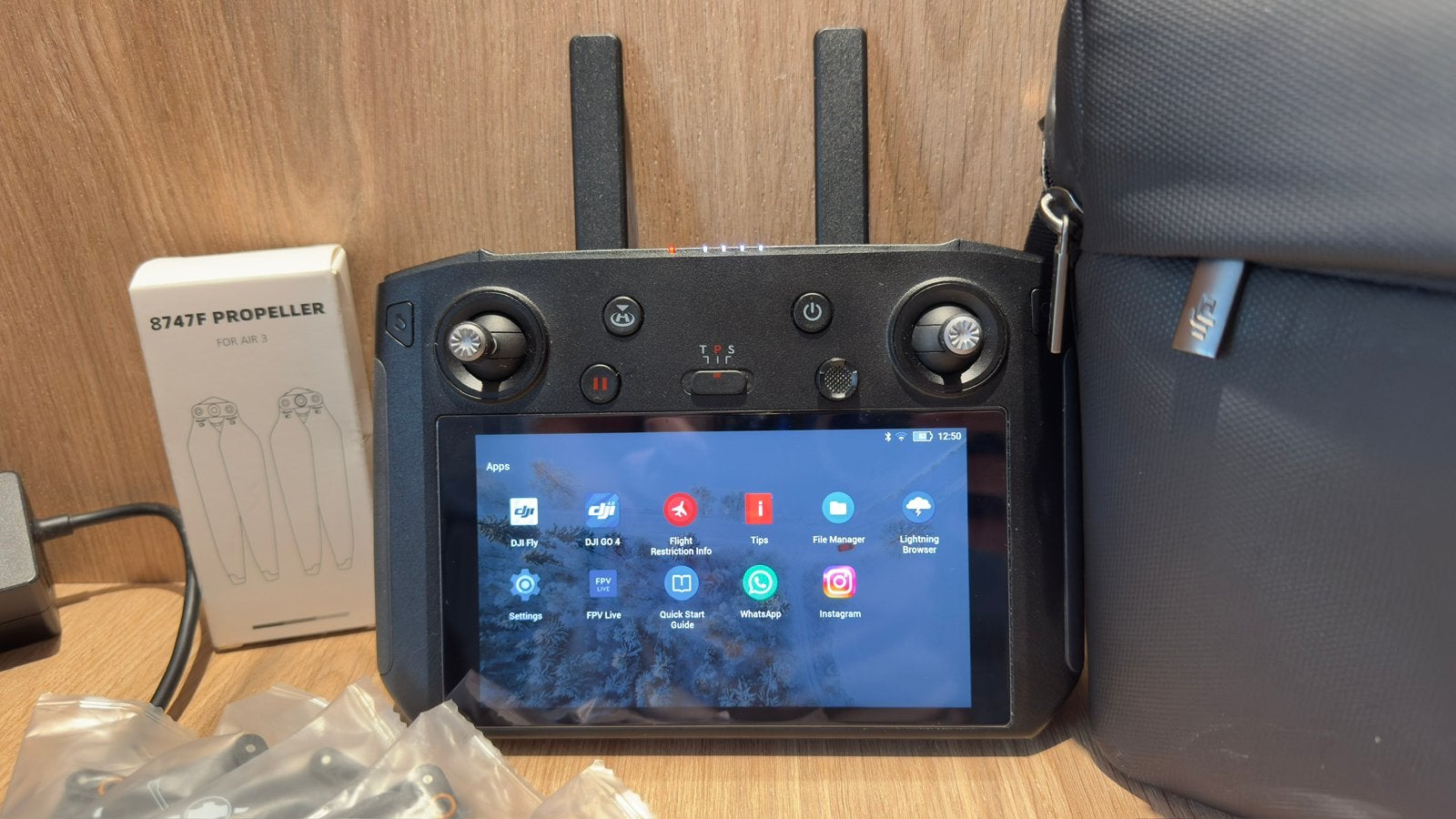 DJI Smart Controller + Fly More Kit (batt. , propellors,..), TV, Hi-fi & Vidéo, Drones, Drone avec caméra, Qualité supérieure