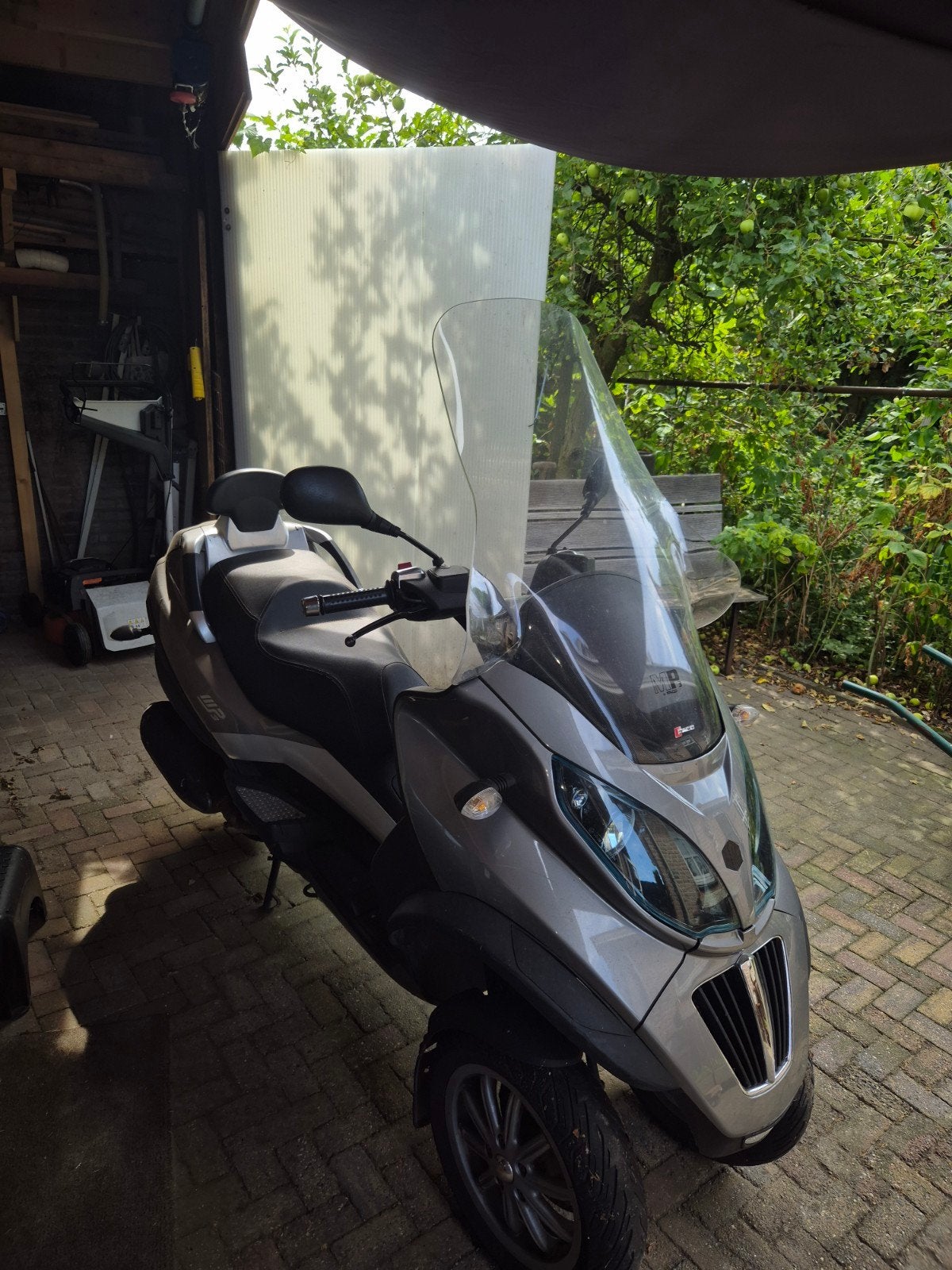 Piaggio MP3 300 grijs metallic km 31746, Motoren, Motoren | Piaggio, Cardan-aandrijving, Occasion, Particulier, Automaat