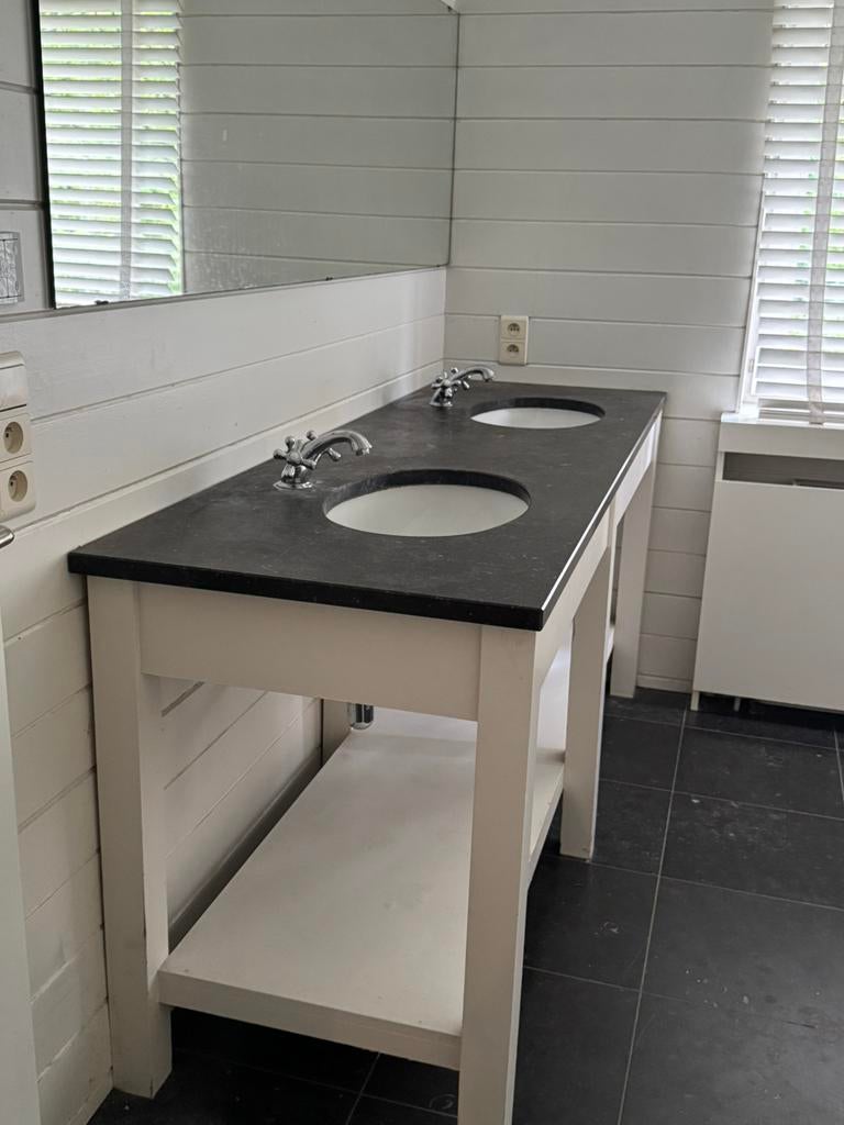 Wastafel met twee lavabo’s, Ophalen, Gebruikt, Met douche