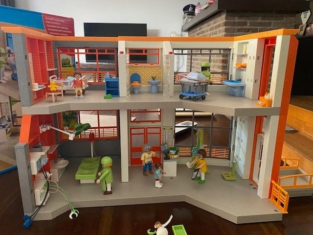 Playmobil kinderziekenhuis als nieuw, Ophalen of Verzenden, Zo goed als nieuw, Complete set