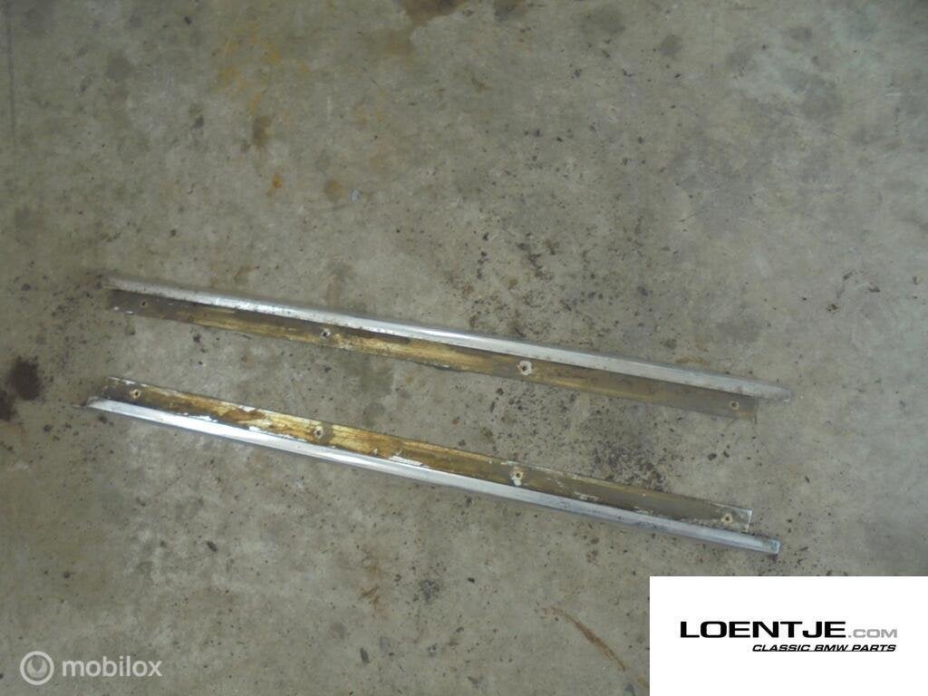 chromen afdekking onder zijruit bmw 02 touring sedan 2002, Gebruikt, Ophalen of Verzenden, BMW, BMW