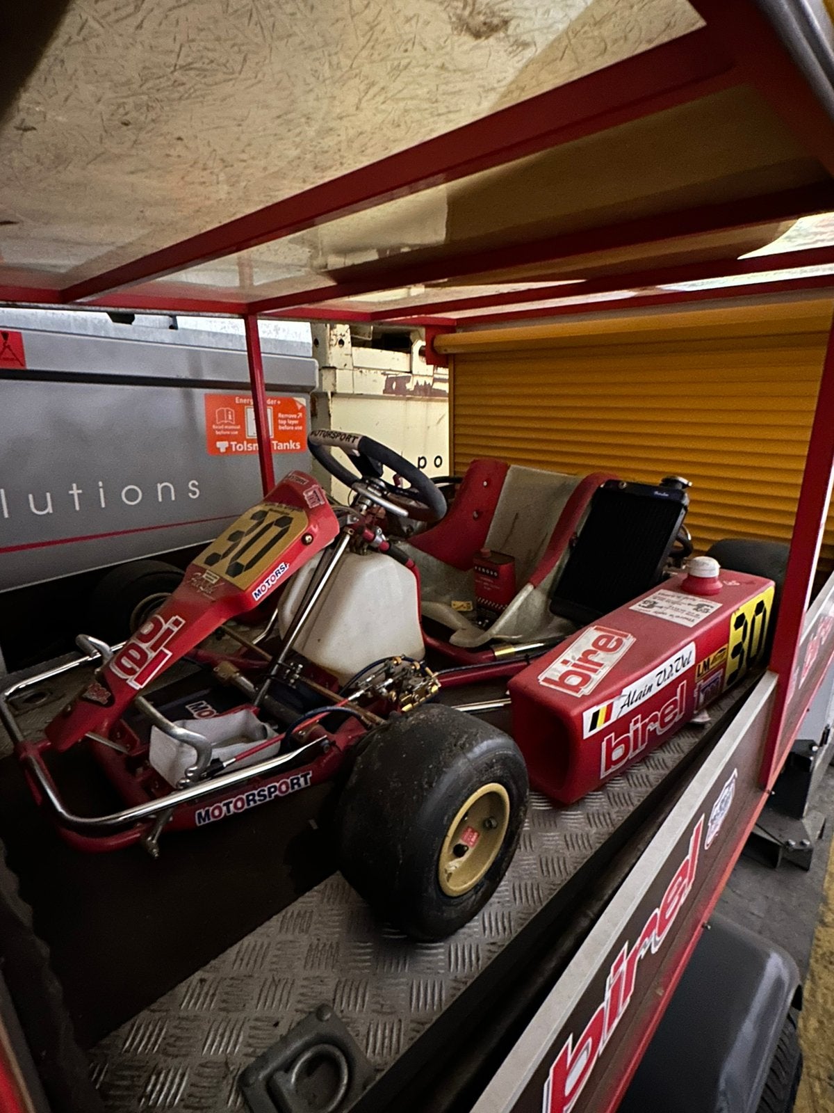 Birel kart + gesloten aanhanger + reserveonderdelen, Sport en Fitness, Ophalen, Gebruikt, Kart