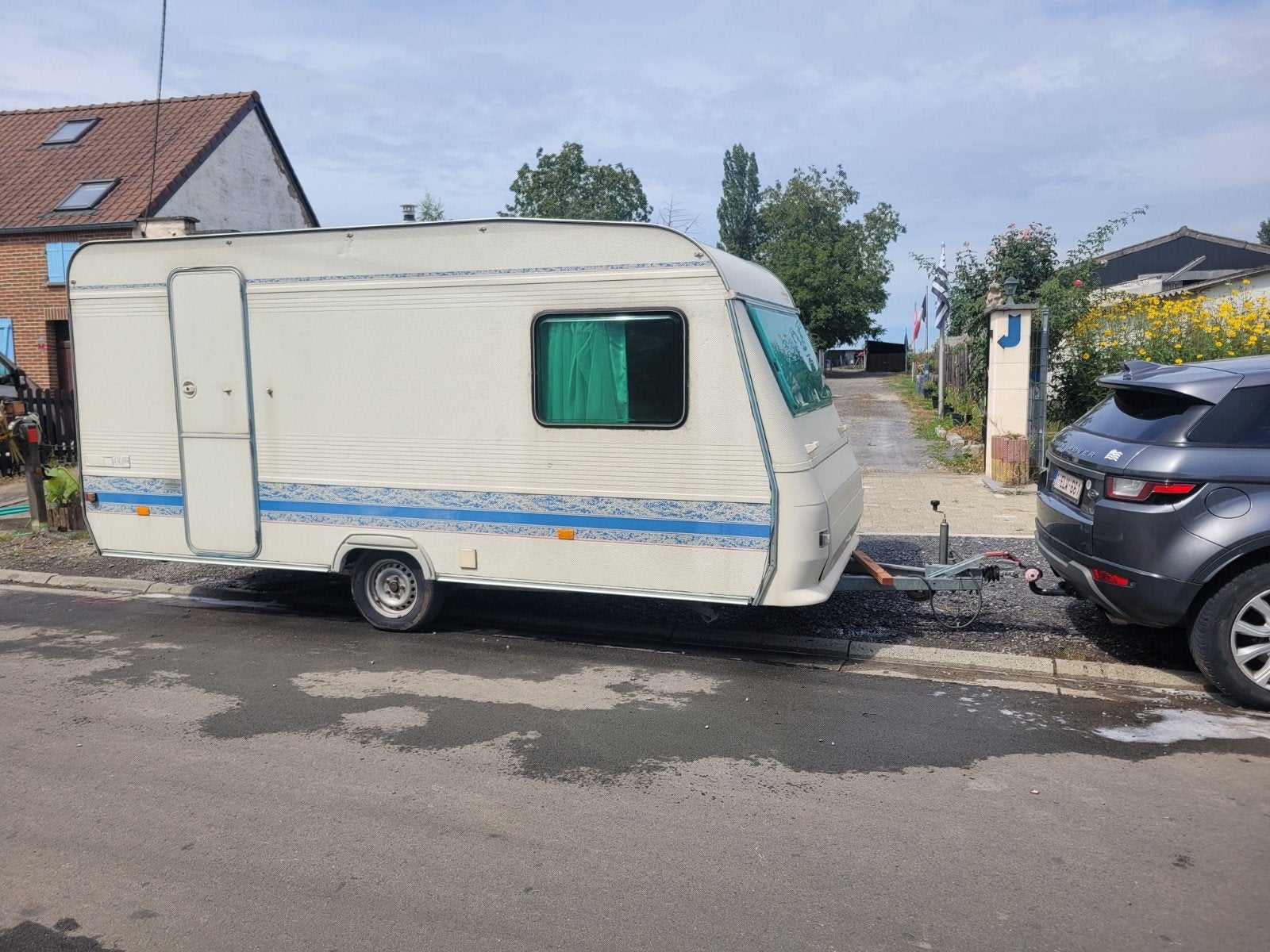 Je vends la  caravane d'un client adria avec auvent 4000€ à, Particulier, Auvent, Adria