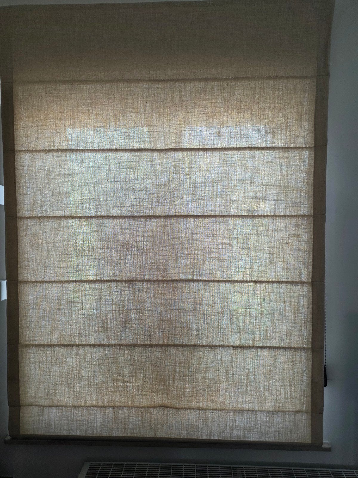 Beige vouwgordijn met zwart optreksysteem ., Ophalen, Nieuw, Beige
