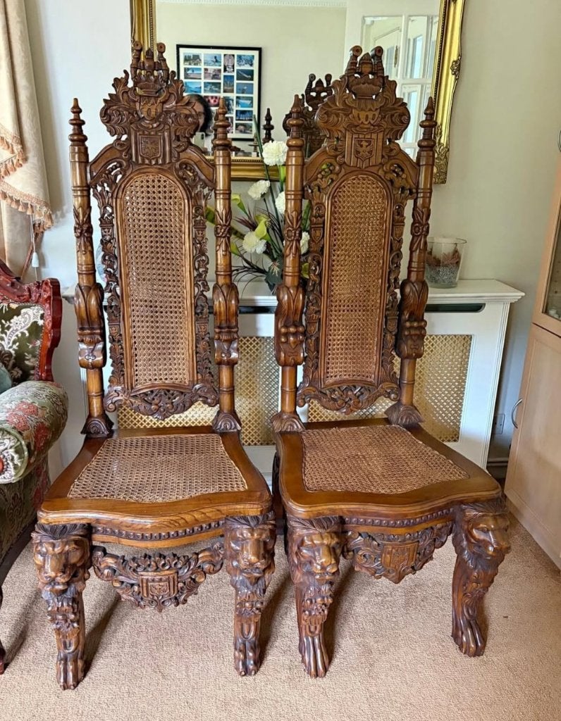 Set van 2 antieke handgesneden houten stoelen met riet, Antiek en Kunst, Ophalen