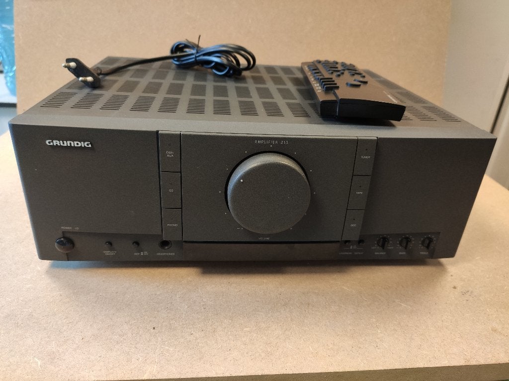 amplificateur Grundig V 210, Autres marques, Moins de 60 watts, Enlèvement ou Envoi, Stéréo