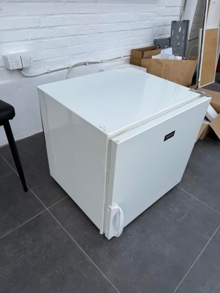 Zanussi koelkast, Elektronische apparatuur, Ophalen, Minder dan 85 cm, Minder dan 75 liter, 45 tot 60 cm