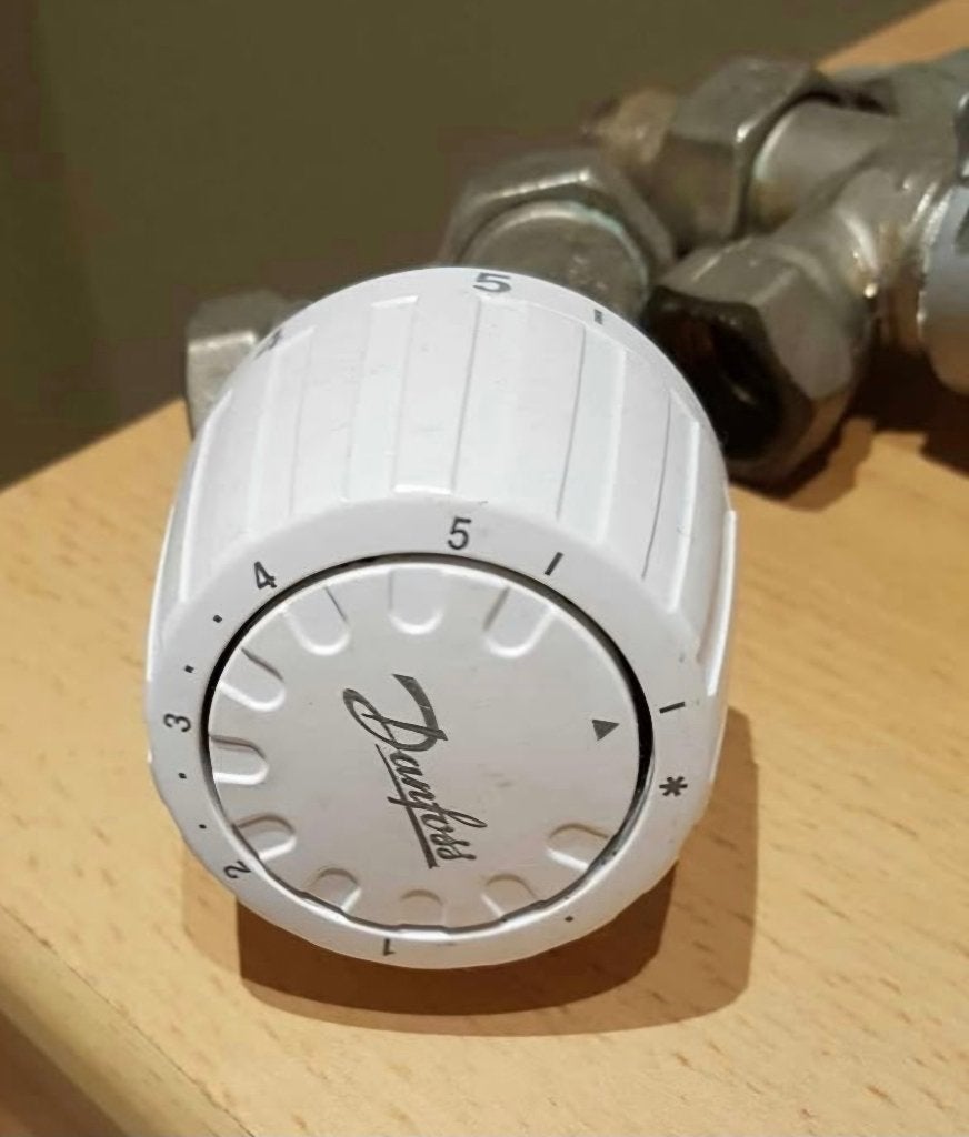 5 têtes thermostatiques neuves Danfoss et vannes d'occasion, Enlèvement, Neuf, Autres types