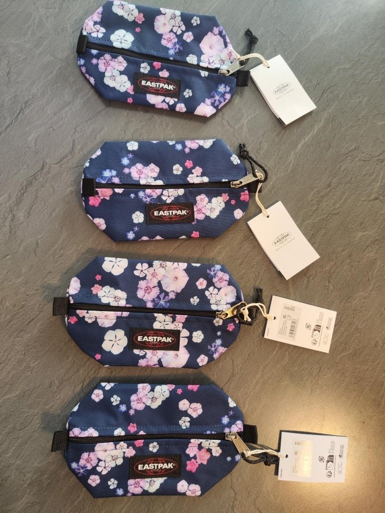 pennenzak Eastpack benchmark single cow floral bloom navy, Ophalen, Nieuw