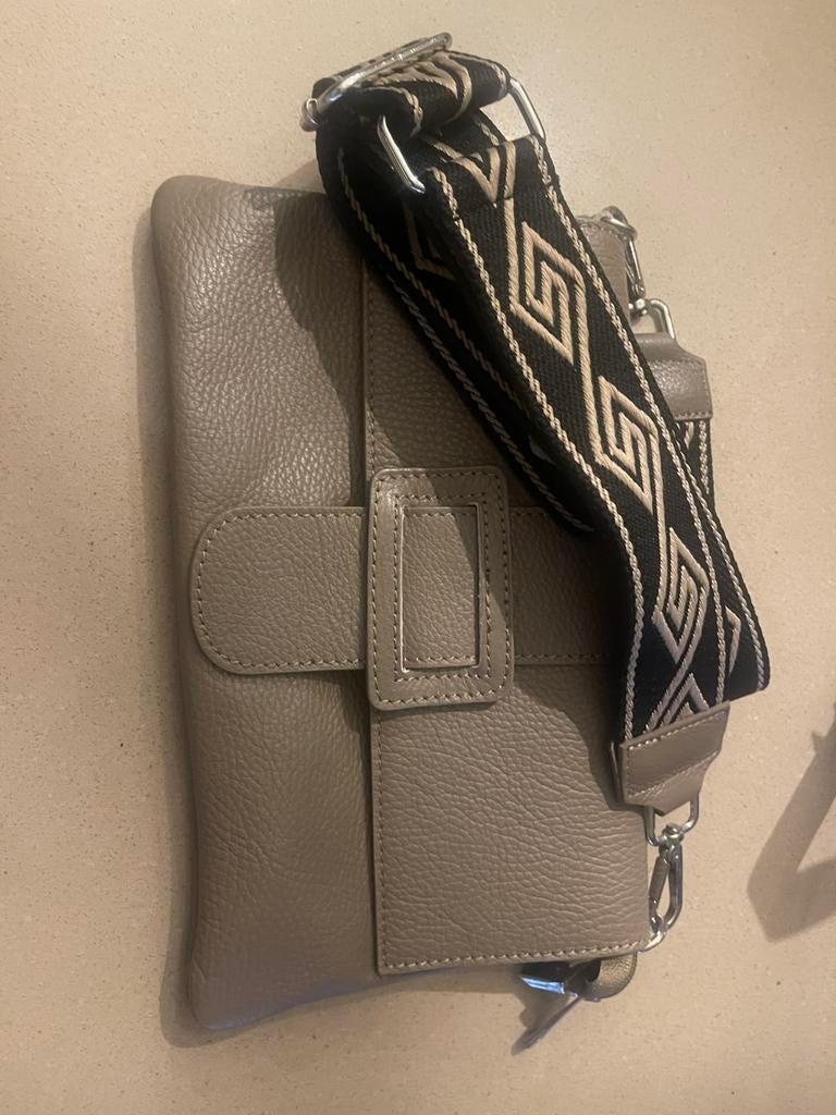 Beige crossbody handtas. Nieuw!, Ophalen of Verzenden, Beige, Handtas