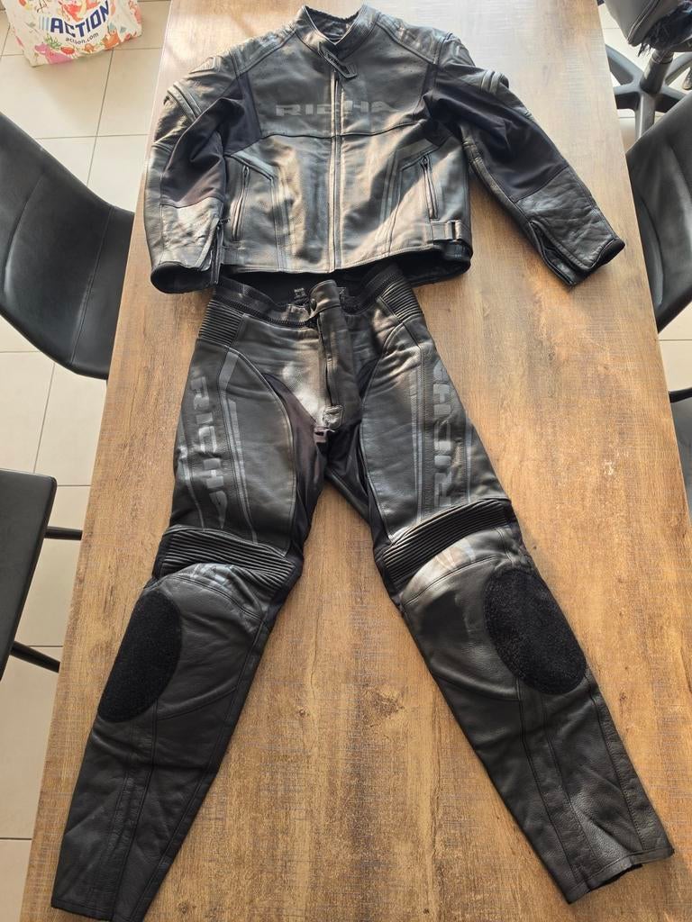 cuir richa +dorsale, Motoren, Ophalen