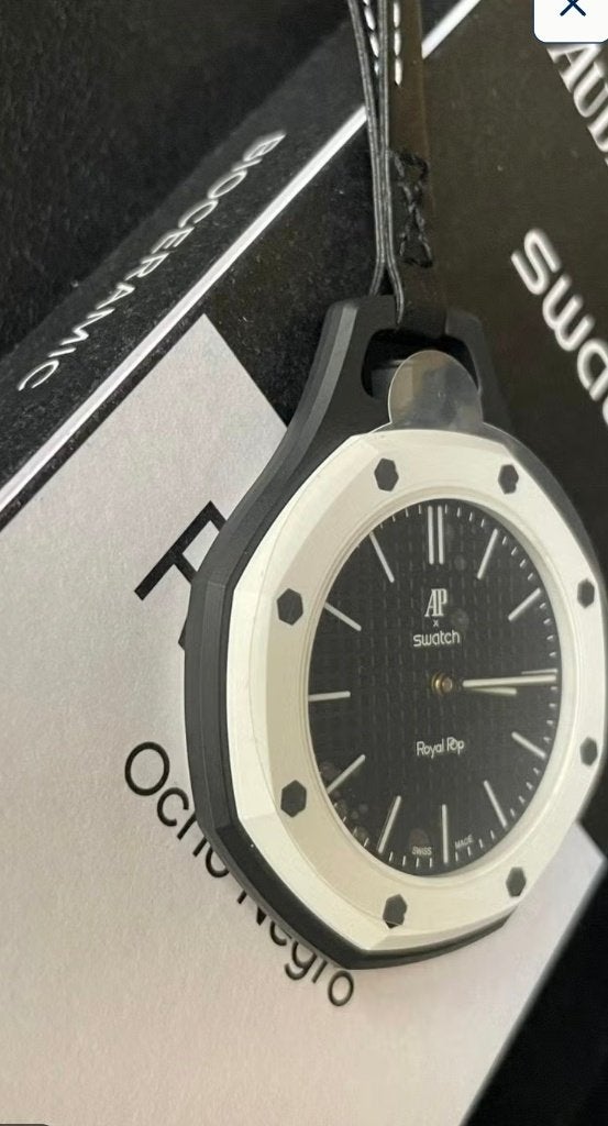 Swatch x Audemars Piguet Royal Pop horloge 549€, Bijoux, Sacs & Beauté, Enlèvement ou Envoi, Neuf, Swatch