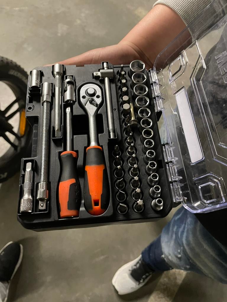 TOOLBOX (NOOIT GEBRUIKT), Doe-het-zelf en Bouw, Gereedschapskisten, Ophalen, Gevuld, Nieuw