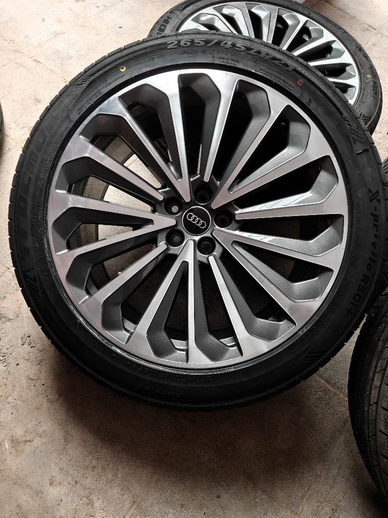 Jantes Audi E tron 21 pouce - 15 rayons - 2 - pneus neufs, Neuf, Pneus et Jantes, Pneus été, 21 pouces