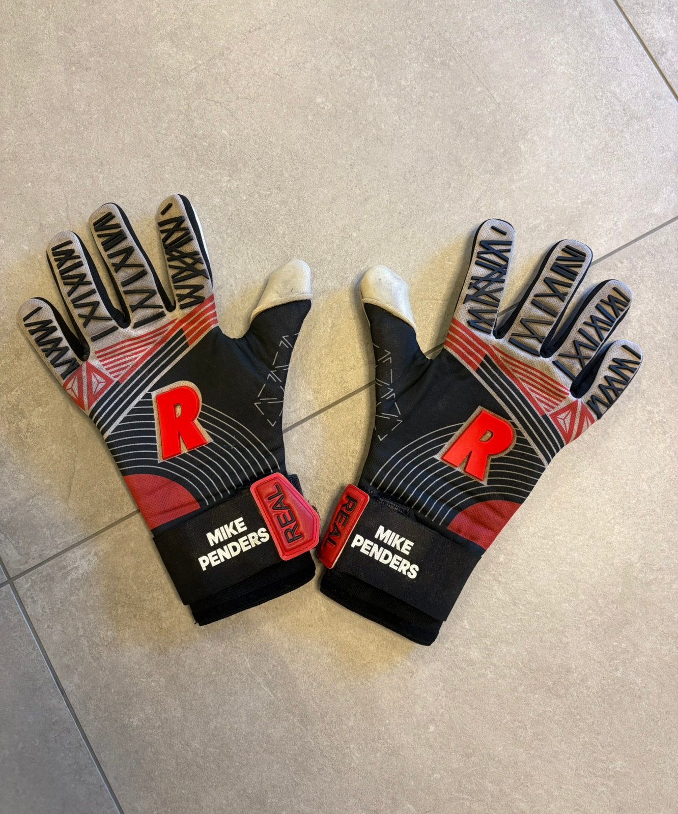Matchworn keepershandschoenen Mike Penders, Ophalen of Verzenden, Zo goed als nieuw