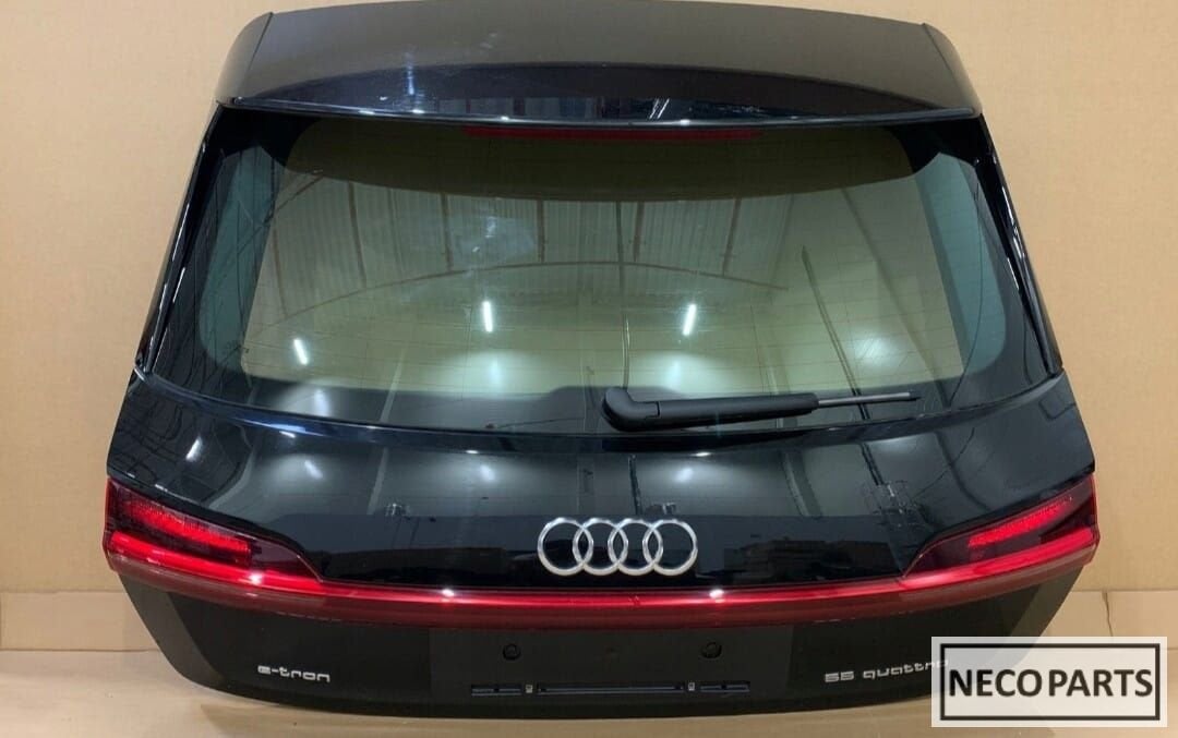 AUDI Q8 SQ8 ACHTERKLEP ACHTERBUMPER ACHTERLAMP KOMPLEET EN L, Gebruikt, -, Achter, -