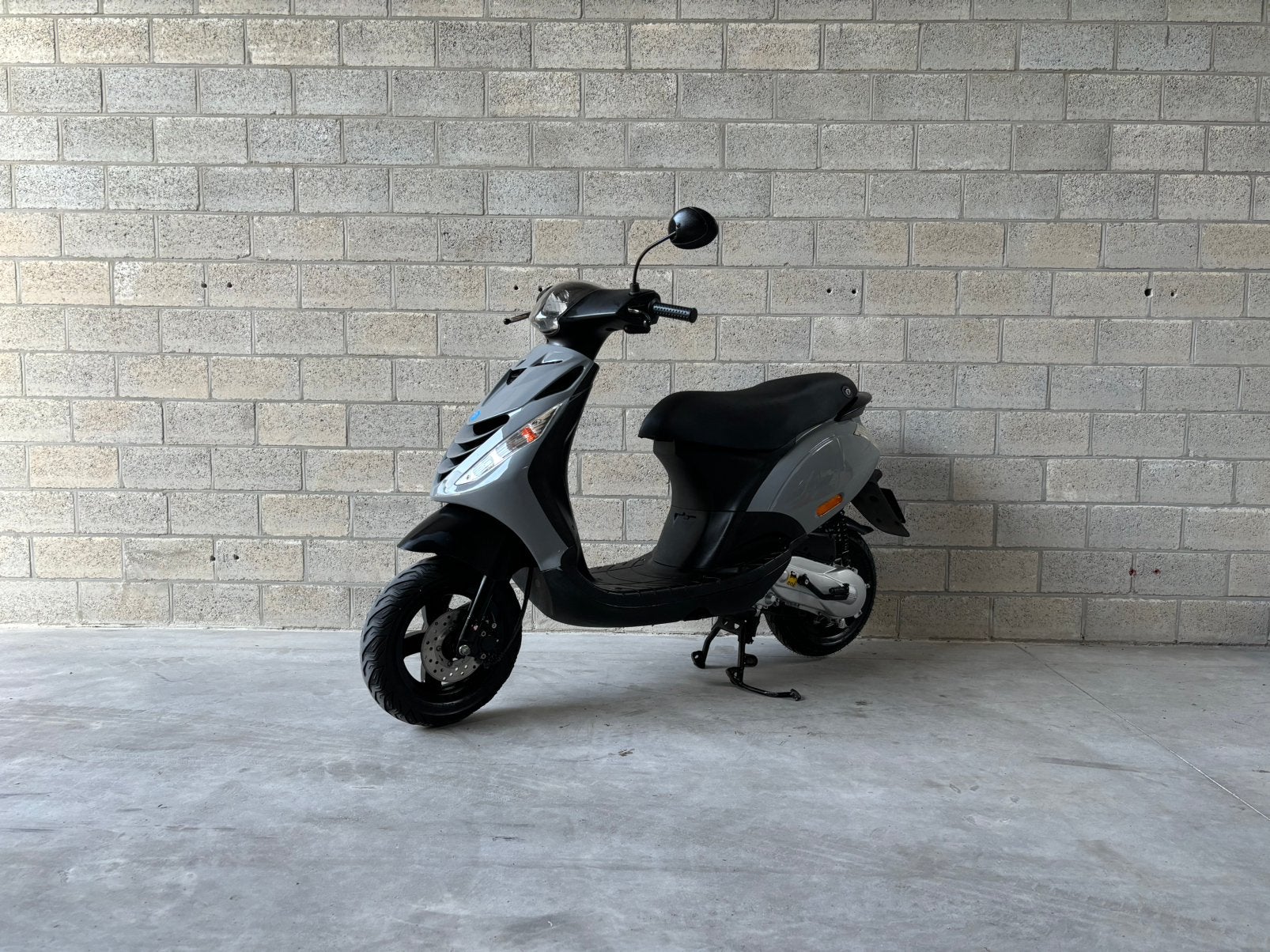 Piaggio Zip 50cc 2t nardo grey *7228 km* *uniek*, Fietsen en Brommers, Scooters | Piaggio, Ophalen, Zip, Benzine, 50 cc