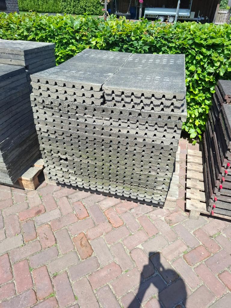 Rubberen tegels 100x100x4,5 cm Speeltoestellen Stalmatten