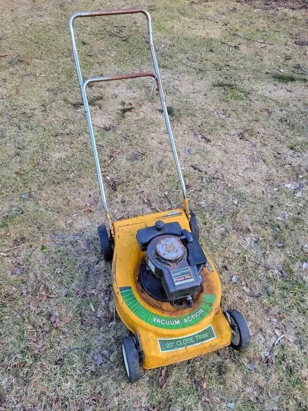 Opzoek naar defecte grasmaaiers/tuinmachines, Ophalen, Benzine-grasmaaier