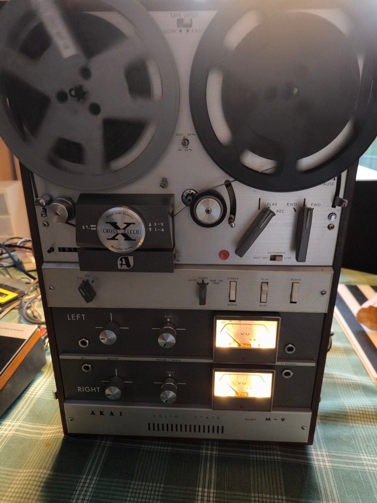REEL TO REEK AKAI VINTAGE, Enlèvement
