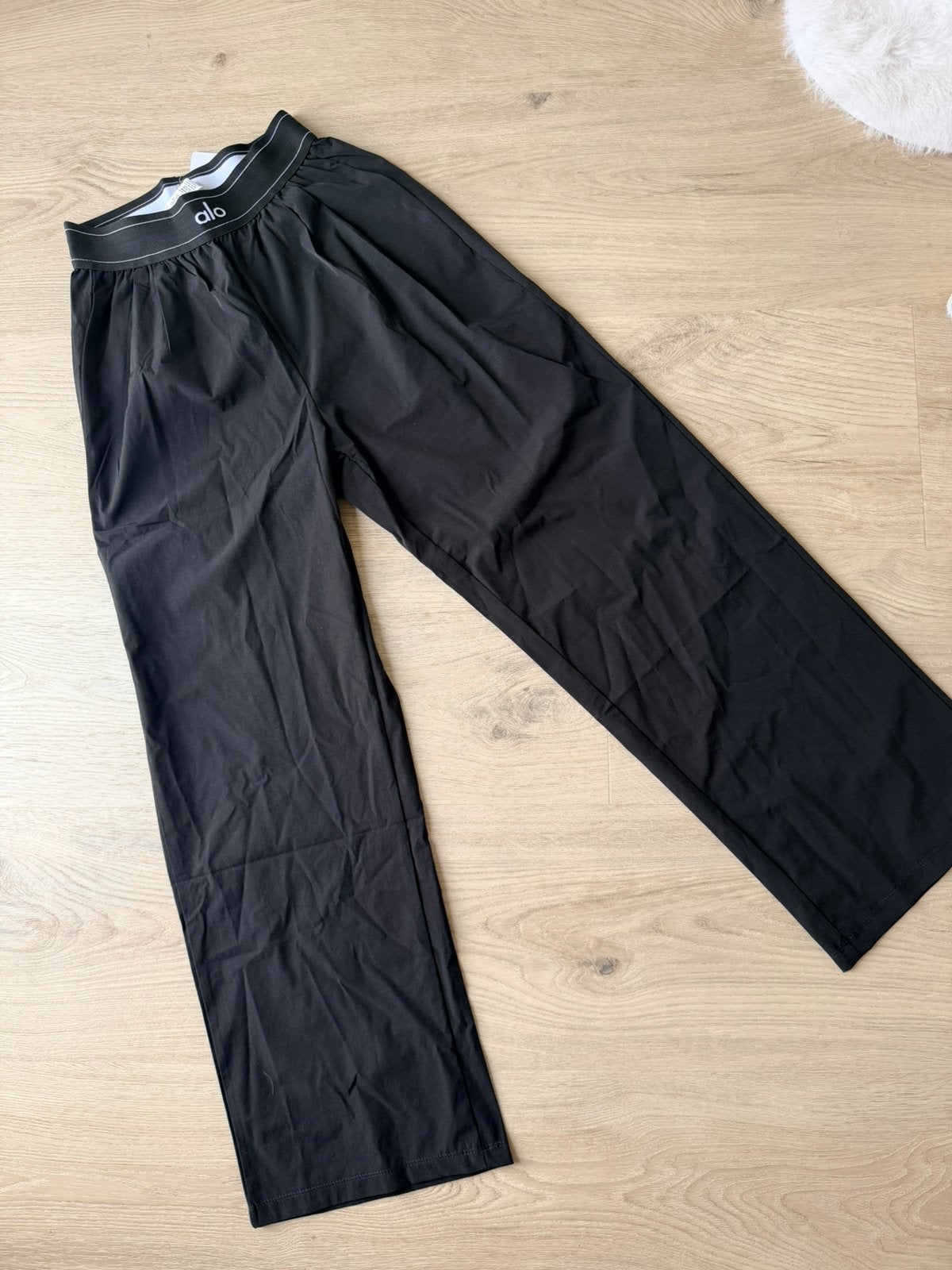 Alo broek nieuw, Kleding | Dames, Broeken en Pantalons, Ophalen, Maat 36 (S)