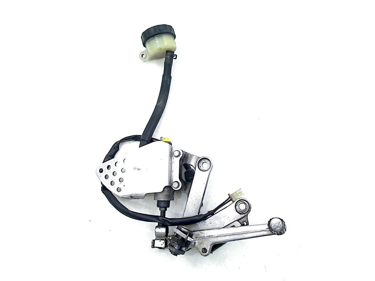 REPOSE PIEDS AVANT DROIT Honda, Dhr. S. di Majo, Utilisé, Info@cama-motorparts.nl, P.J. Troelstraweg 8 8
3144 CX  MAASSLUIS, NL