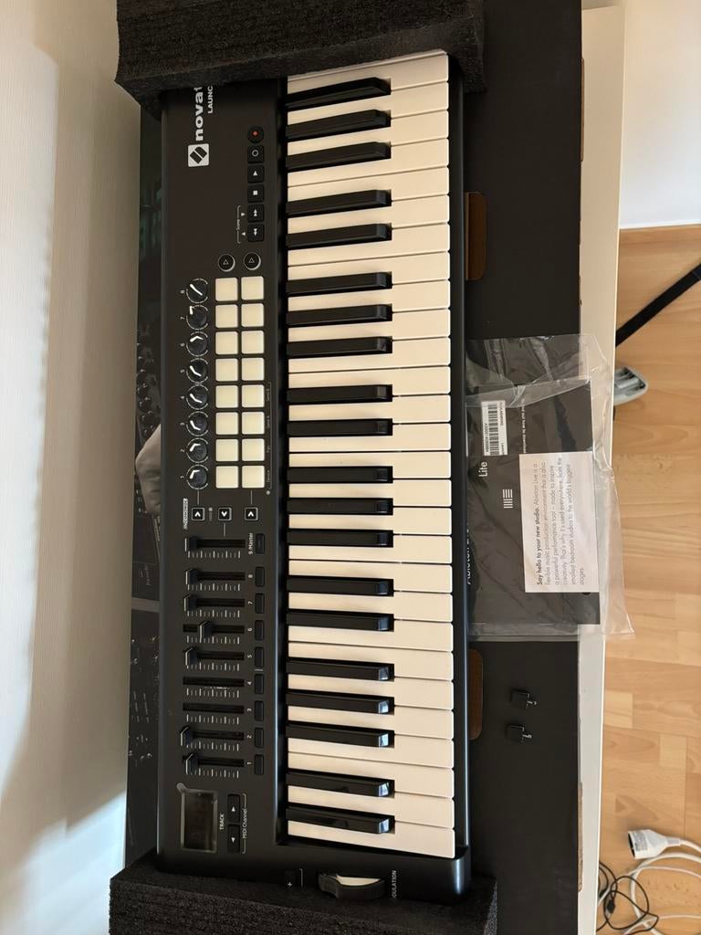 Novation Launckey 49 MK2, Enlèvement, Comme neuf