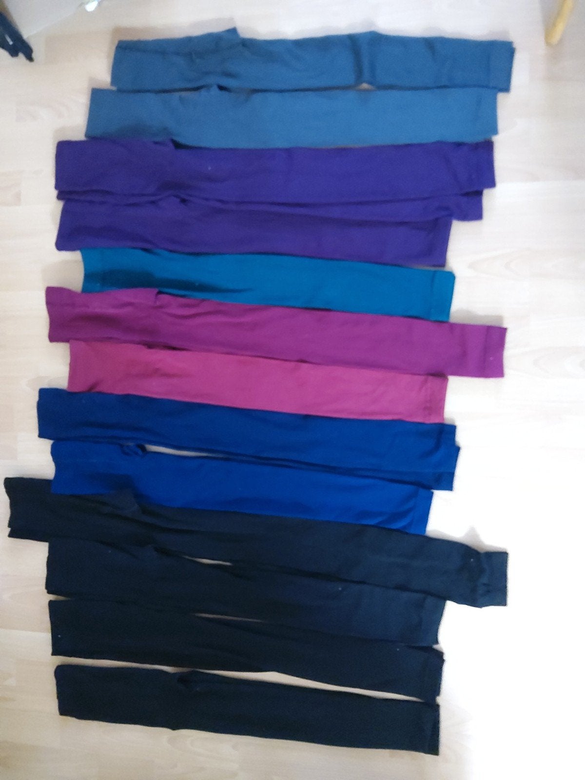 4 leggings noirs, 2 bleus, 2 rouges,1 vert, 2 violets, 2gris, Vêtements | Femmes, Leggings, Collants & Bodies, Enlèvement ou Envoi