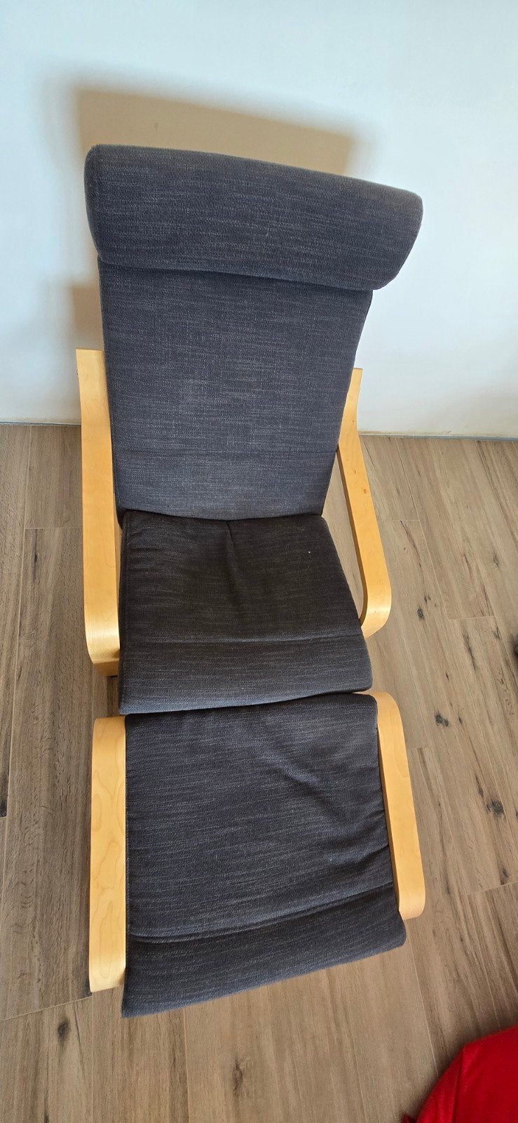 IKEA POÄNG fauteuil met bijpassende voetsteun, Huis en Inrichting, Ophalen, Hout, Zo goed als nieuw, Classique, moderne